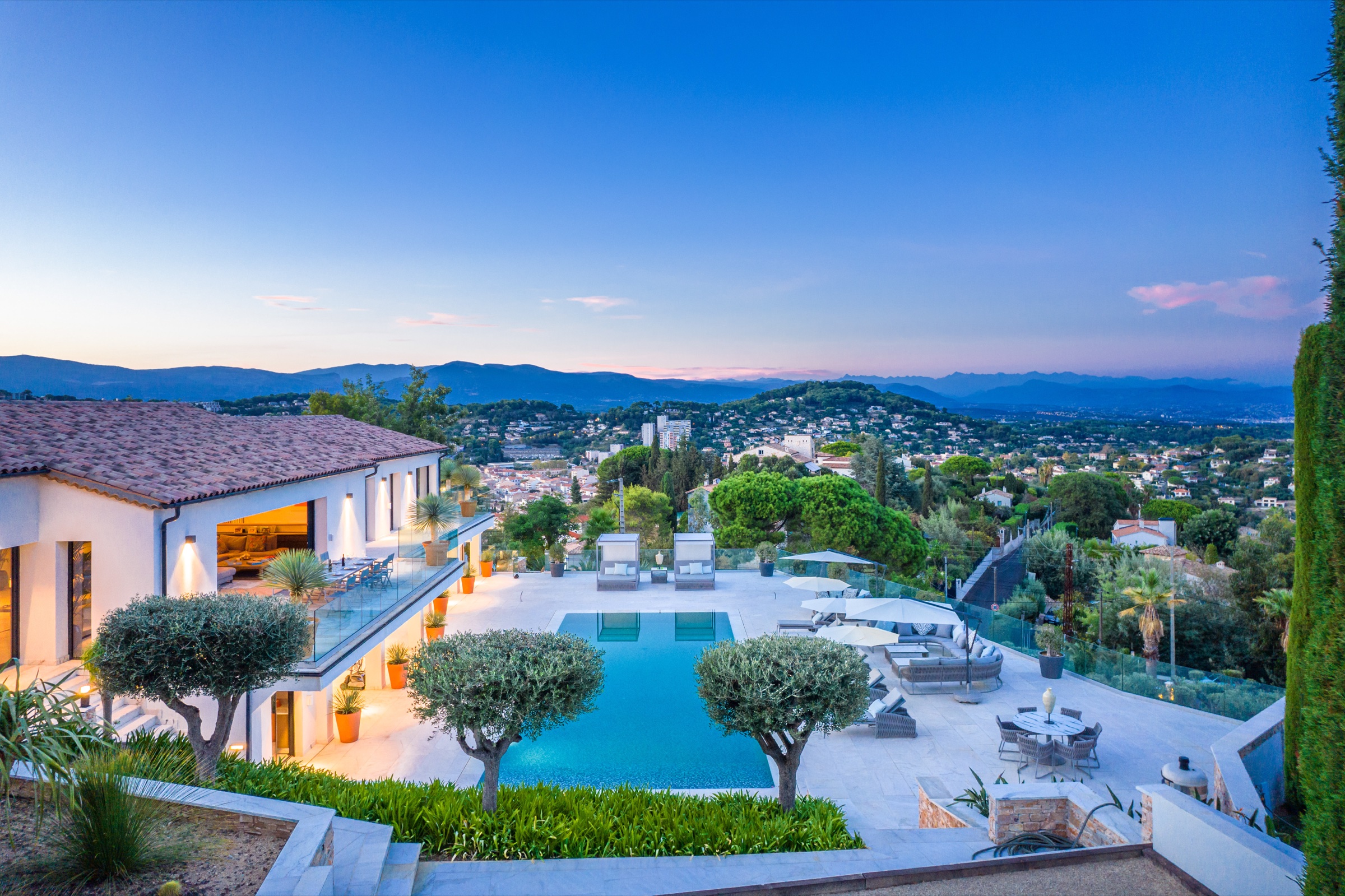 Villa Palmira — 5-bedroom villa in Super Cannes with private pool and outdoor spaces