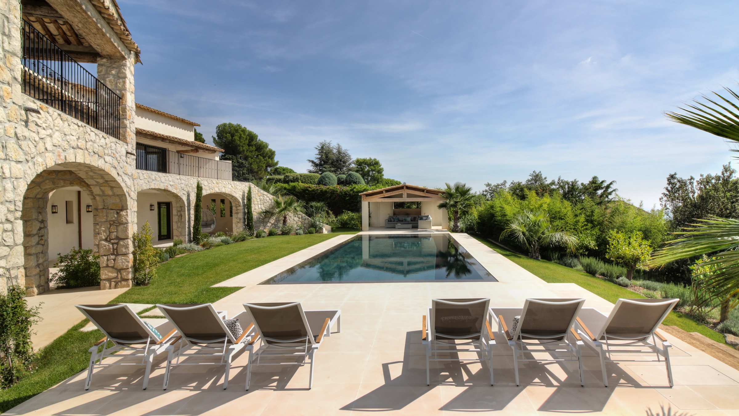 Villa Riviera — 5-bedroom villa in Saint-Paul-de-Vence with private pool and al fresco dining